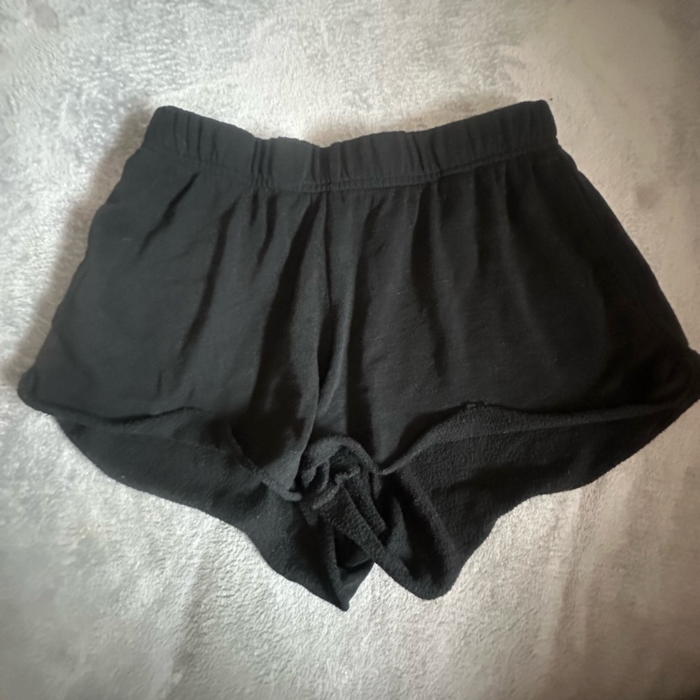 LA hearts black shorts